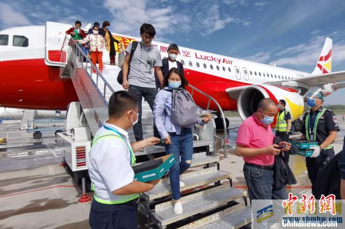 昆明——中衛旅游包機首航成功(圖1) 昆明——中衛旅游包機首航成功(圖1)