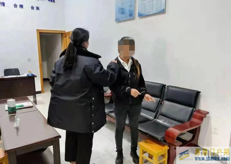 保山首例暴力襲警案被公安機關(guān)立案偵查(圖1) 保山首例暴力襲警案被公安機關(guān)立案偵查(圖1)