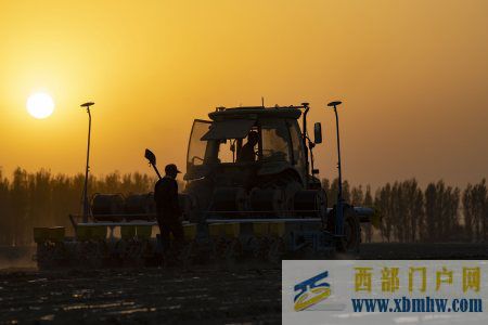 一年之計(jì)在于春機(jī)器奔馳科技助力!新疆3700萬畝棉花全面開播(圖2) 一年之計(jì)在于春機(jī)器奔馳科技助力!新疆3700萬畝棉花全面開播(圖2)