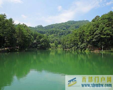 重慶北碚縉云山之半山美景——黛湖、玻璃棧道、白云觀、白...(圖1) 重慶北碚縉云山之半山美景——黛湖、玻璃棧道、白云觀、白...(圖1)