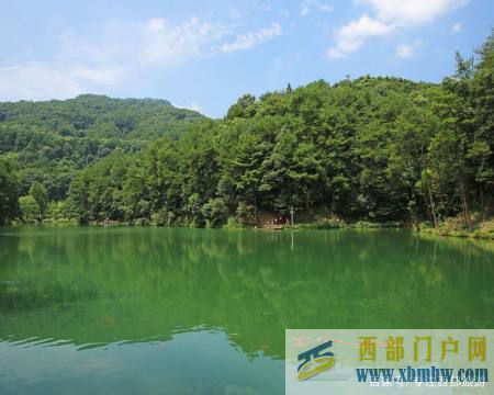 重慶北碚縉云山之半山美景——黛湖、玻璃棧道、白云觀、白...(圖3) 重慶北碚縉云山之半山美景——黛湖、玻璃棧道、白云觀、白...(圖3)