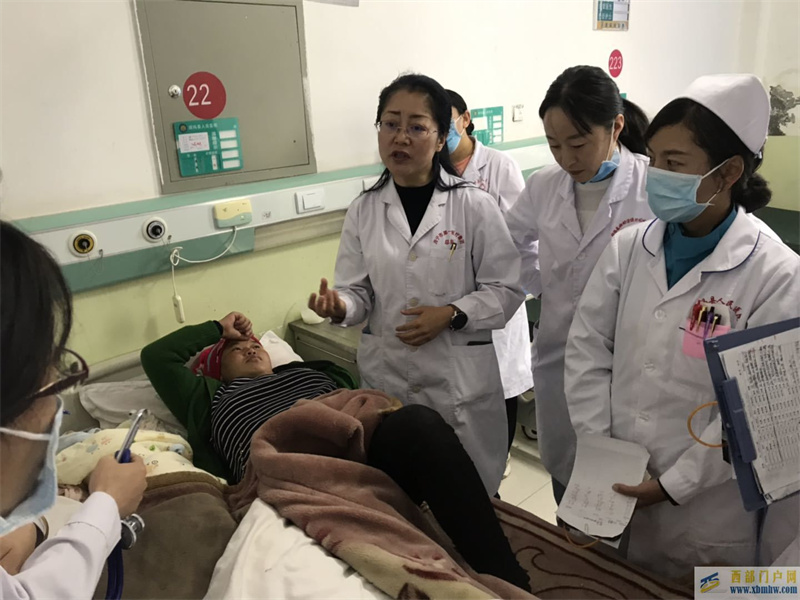 產科醫生殷文俏的果洛情懷(圖1) 產科醫生殷文俏的果洛情懷(圖1)