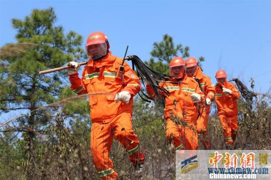 貴州黔東南森林防火練兵忙(圖1) 貴州黔東南森林防火練兵忙(圖1)