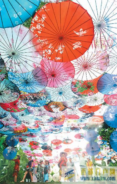 廣西賀州:跨省游重啟游客如云(圖1) 廣西賀州:跨省游重啟游客如云(圖1)