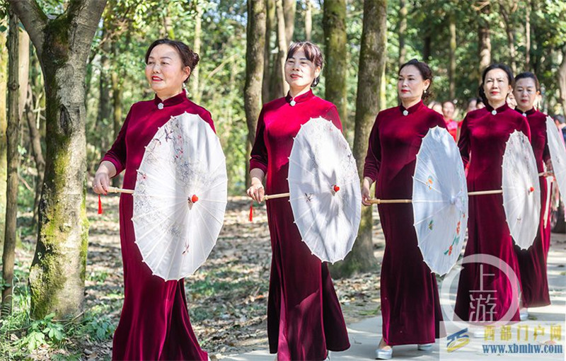 重慶南川:秀旗袍展風(fēng)采(圖1) 重慶南川:秀旗袍展風(fēng)采(圖1)