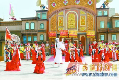 喀什旅游熱“爆棚”(圖1) 喀什旅游熱“爆棚”(圖1)