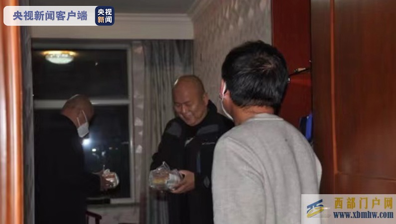 內蒙古二連浩特為滯留人員免費提供食宿(圖1) 內蒙古二連浩特為滯留人員免費提供食宿(圖1)
