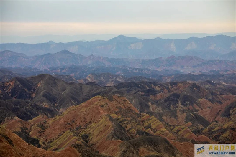 雨后千山凈蘭州水墨丹霞處處新(圖1) 雨后千山凈蘭州水墨丹霞處處新(圖1)