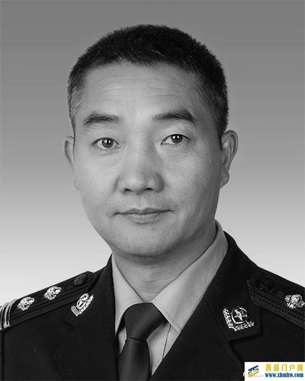 痛心！云南楚雄一名交警在處理事故時不幸被撞犧牲，年僅44歲(圖1)