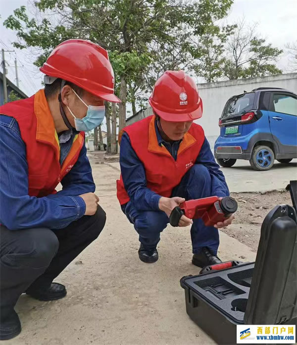 國網咸陽供電公司:共產黨員服務隊“義診”舒“心結”(圖1) 國網咸陽供電公司:共產黨員服務隊“義診”舒“心結”(圖1)