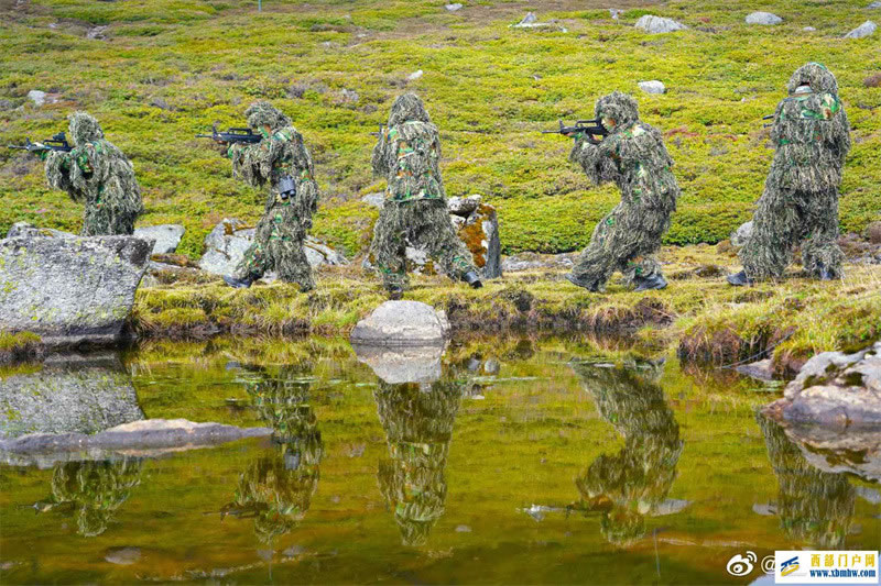 穿密林、過濕地……西藏軍區某旅偵察分隊野外開展穿插滲透演練(圖3)