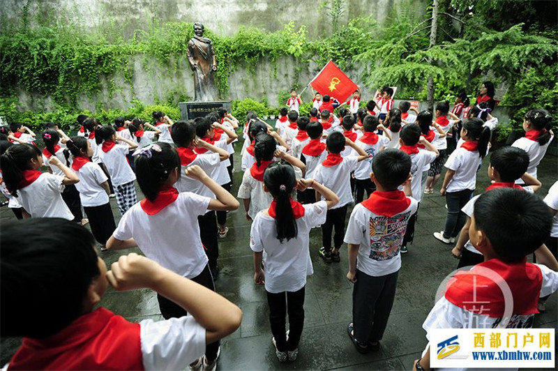重慶云陽：童心向黨，隊旗飄揚(圖1)