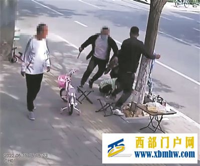 西藏軍區某旅戰士李家偉:路見不平,徒手奪刀制歹徒(圖1) 西藏軍區某旅戰士李家偉:路見不平,徒手奪刀制歹徒(圖1)