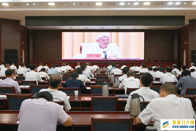 白銀收聽收看甘肅優化營商環境大會(圖1) 白銀收聽收看甘肅優化營商環境大會(圖1)