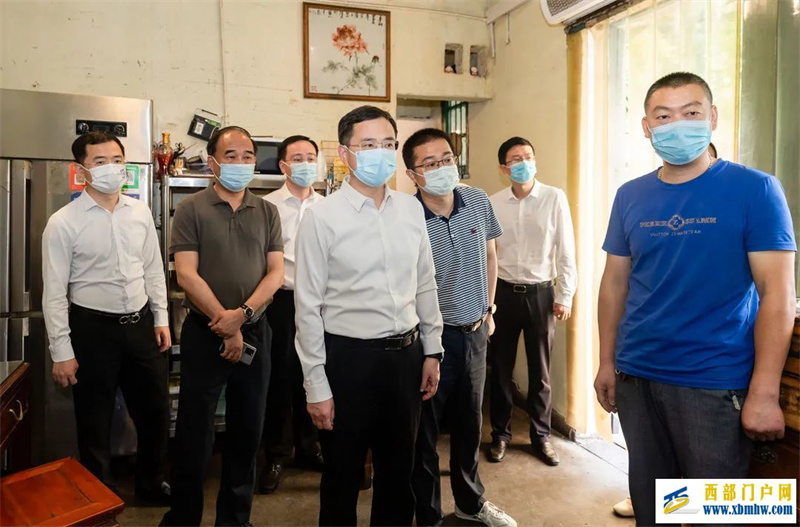 筑牢安全生產防線孫海東率隊檢查安全生產工作(圖1) 筑牢安全生產防線孫海東率隊檢查安全生產工作(圖1)