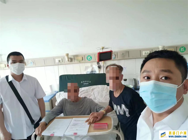 工行寶雞鳳翔支行“一站式”便捷服務深受好評(圖1) 工行寶雞鳳翔支行“一站式”便捷服務深受好評(圖1)