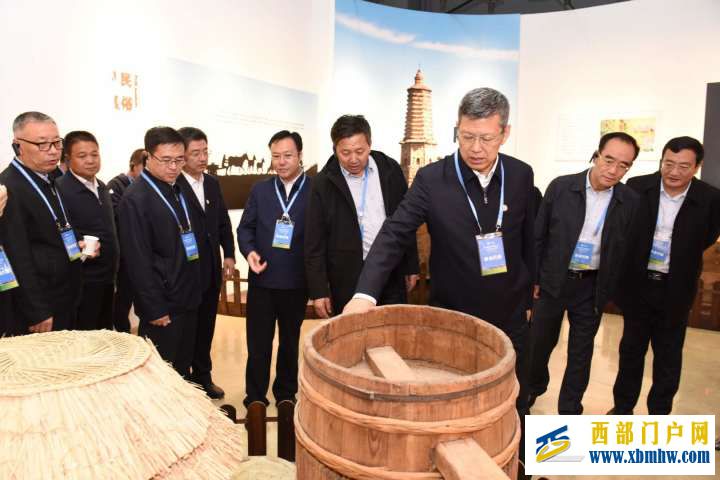 內(nèi)蒙古赤峰市召開第二屆旅游產(chǎn)業(yè)發(fā)展大會(huì)(圖1) 內(nèi)蒙古赤峰市召開第二屆旅游產(chǎn)業(yè)發(fā)展大會(huì)(圖1)