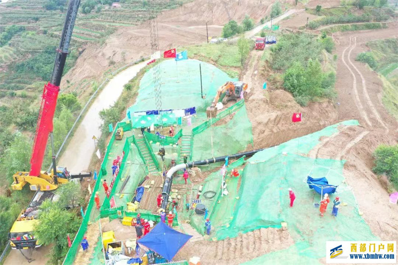 圖為蘭鄭長管道改線施工現場。.jpg