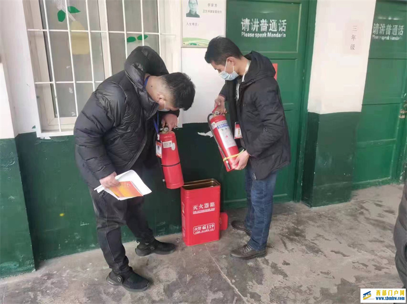 方城縣廣安街道:排查隱患確保安全(圖1) 方城縣廣安街道:排查隱患確保安全(圖1)