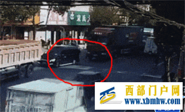 悲劇!中衛市區一大貨車右轉未讓行致一電動車駕駛人當場死亡!(圖11)