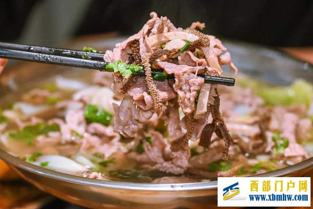 銀川首家!能吃到蹺腳牛肉的店(圖1) 銀川首家!能吃到蹺腳牛肉的店(圖1)