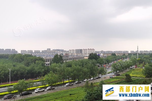 內(nèi)蒙古中東部局地雨勢(shì)強(qiáng)勁呼和浩特赤峰等地局地有暴...(圖1) 內(nèi)蒙古中東部局地雨勢(shì)強(qiáng)勁呼和浩特赤峰等地局地有暴...(圖1)