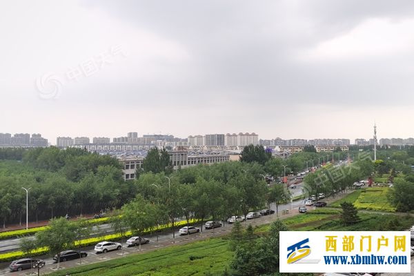 內(nèi)蒙古中東部局地雨勢(shì)強(qiáng)勁呼和浩特赤峰等地局地有暴...(圖2) 內(nèi)蒙古中東部局地雨勢(shì)強(qiáng)勁呼和浩特赤峰等地局地有暴...(圖2)