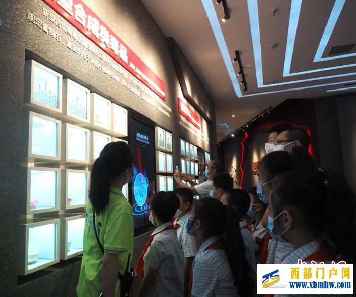 廣西禁毒教育基地科技感滿滿青少年沉浸式“體驗”毒品危害(圖1) 廣西禁毒教育基地科技感滿滿青少年沉浸式“體驗”毒品危害(圖1)