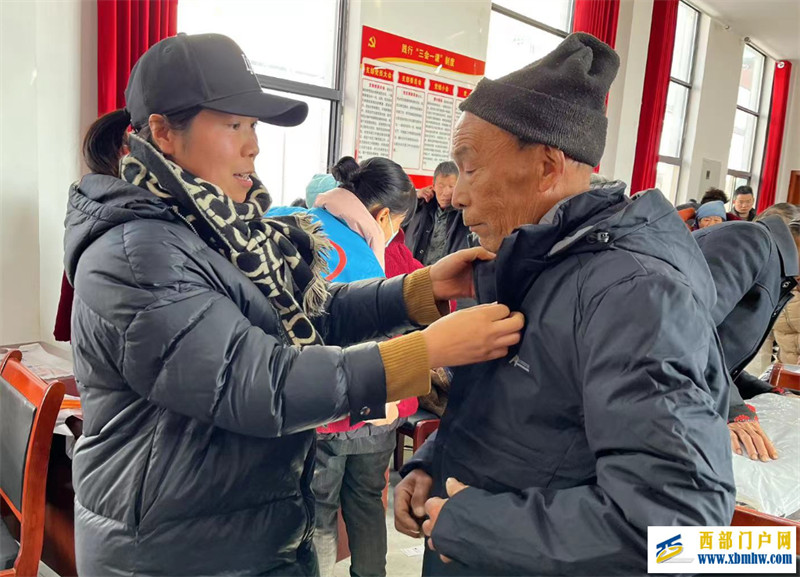 陜西洛南:寒冬送溫暖 情義暖人心(圖2) 陜西洛南:寒冬送溫暖 情義暖人心(圖2)