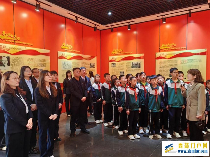 陜西師生開展2024年清明節(jié)活動(dòng)(圖8) 2229001d2625cd0209ae1c2834761eb1_14-43-50-14-1.jpg