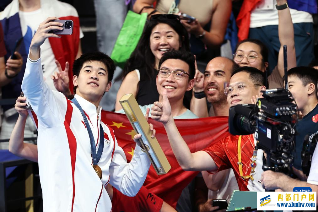 男子100米自由泳決賽：中國選手潘展樂奪冠(圖23)