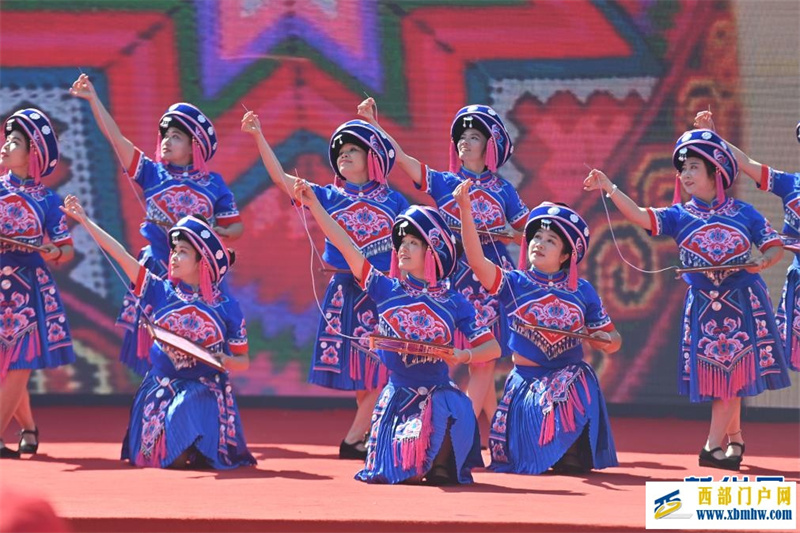 廣西蒙山:文化惠民促進民族團結(jié)(圖2) 廣西蒙山:文化惠民促進民族團結(jié)(圖2)