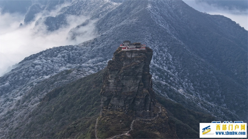 貴州梵凈山：春日云海霧凇如畫卷(圖1)